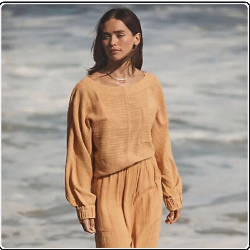 Free People Easy Weekend cropped relaxed‎ fit long sleeve top, NWT Medium